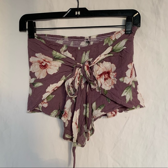 Blue Life Tie Front Floral Shorts - Picture 2 of 6